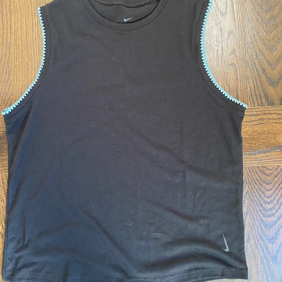 Women's Nike yoga tank top size small(new with tags) - Picture 1 of 3
